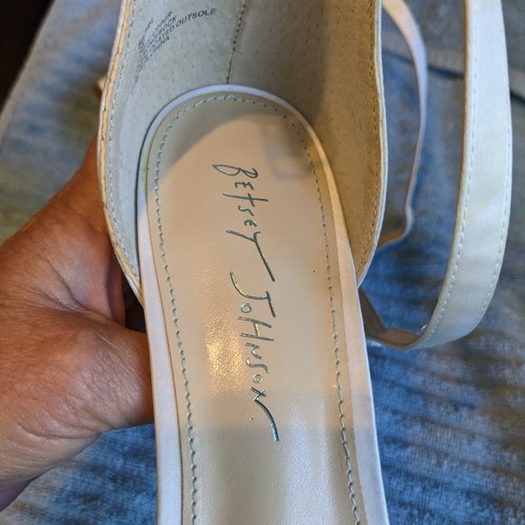 SOMETHING BLUE | Betsey Johnson Evening Sandal | 10 | Ivory | WORN ONCE  | MEL - Picture 4 of 6